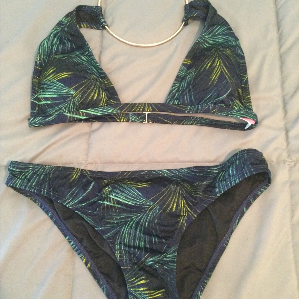 Victoria’s Secret bikini